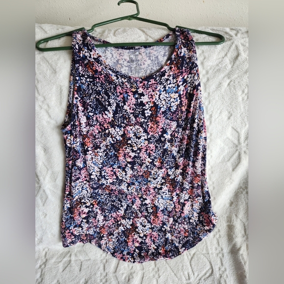 Maurices sleeveless top Size Medium - Picture 1 of 3